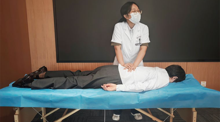 四惠医疗旗下北京四惠中医医院 走进南京银行守护职工健康相关图片